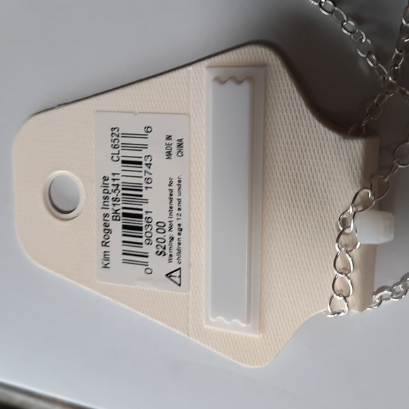 Kim Roger's Inspirations opera-length Statement Necklace Silver and Faux Pearl - Picture 6 of 6